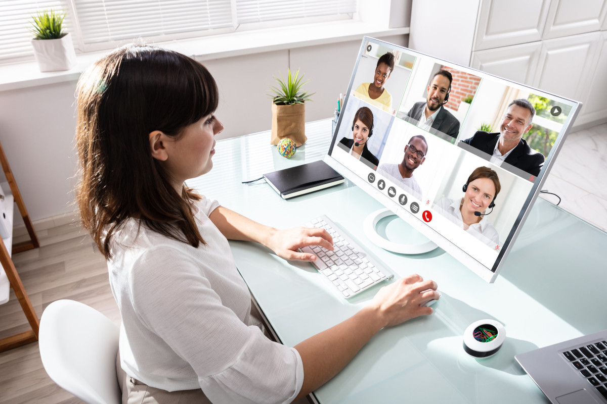 Learn how Convergence Cloud Web Conferencing helps improve collaboration